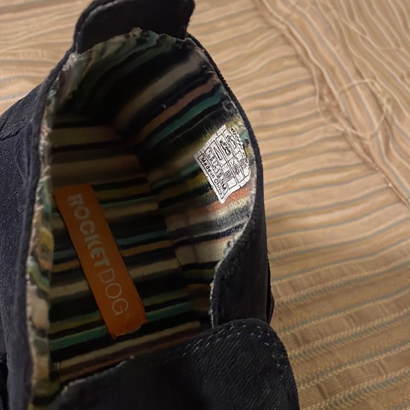 4 for $20! Bundle 4 items w/ this title and offer $20! Rocket dog moccasins - Picture 4 of 4